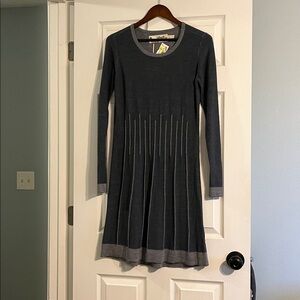 NWT Aventura Malina long sleeve wool blend dress, M, ash